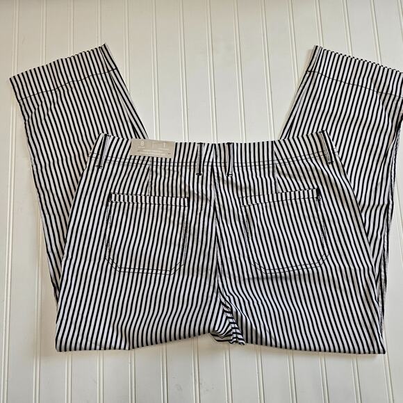 Chicos Women's size 1 mid-rise white black striped crop chino - Picture 9 of 9